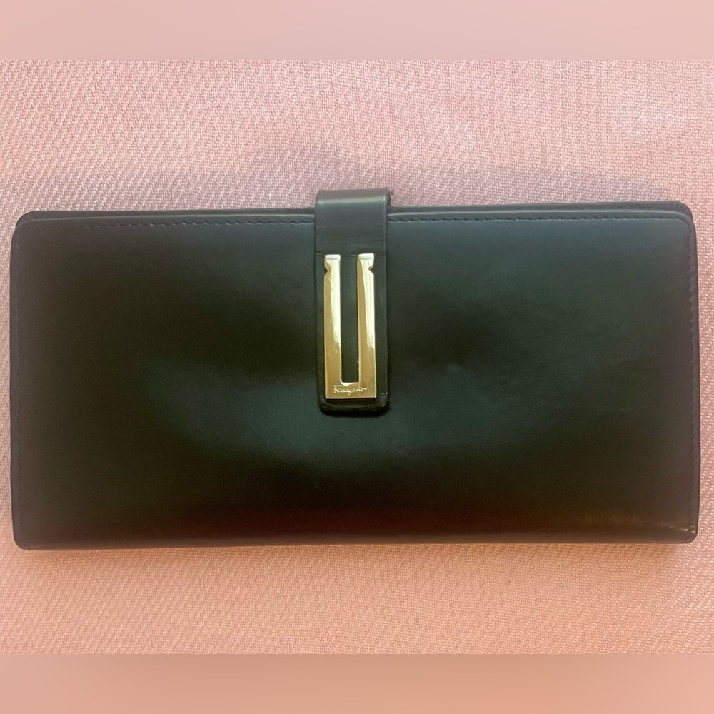 Salvatore Ferragamo Black Leather Women's Wallet - Picture 3 of 13